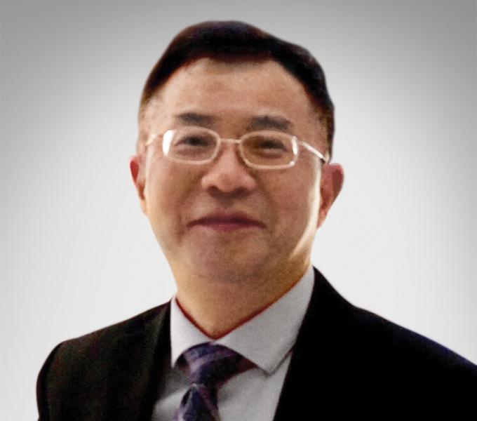 Headshot of Steven Wang